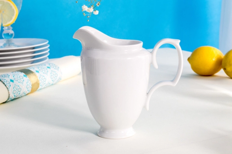 Zářivě bílý porcelán do každé domácnosti