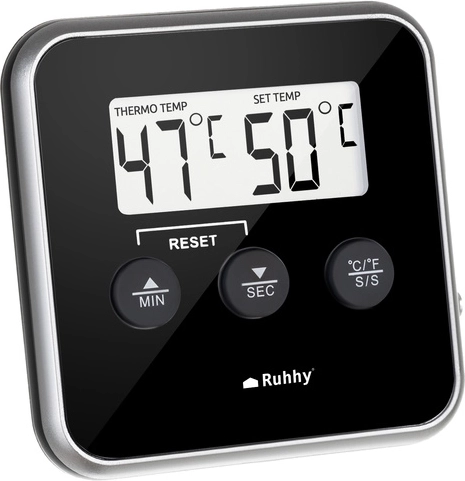 Velký a čitelný LCD displej