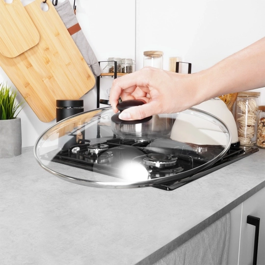 Odolný nerezový lem a jistý úchop