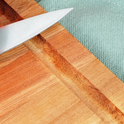 Pevné akáciové dřevo s přirozenou kresbou