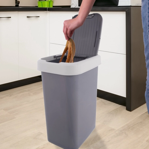 Uchylné víko s dvousměrným otevíráním