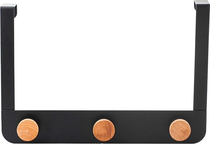 Moderní kombinace matného kovu a přírodního materiálu