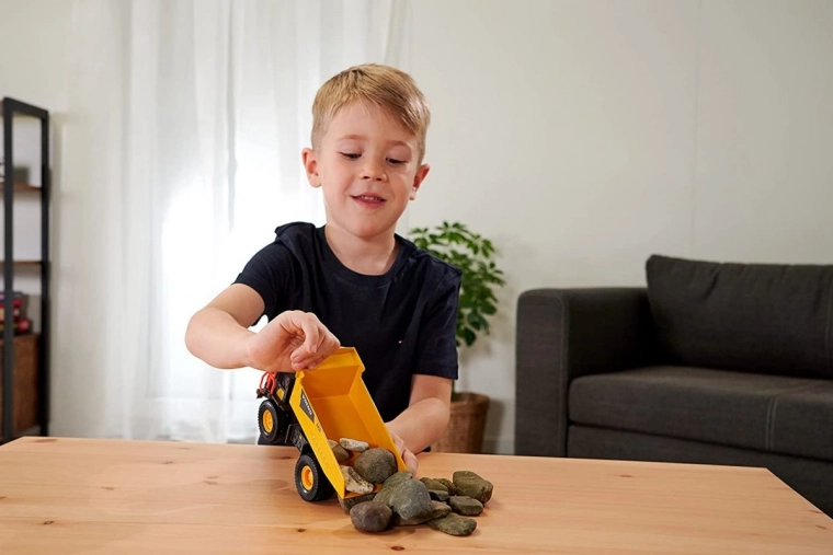 Realistická sklápěcí korba a otevírací kapota