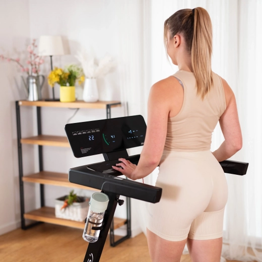 23,6" konzole s Bluetooth a aplikacemi