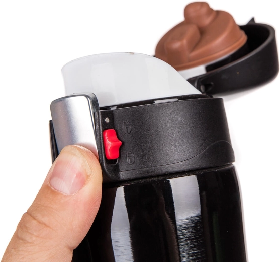 Jednoruční otevírání na cesty