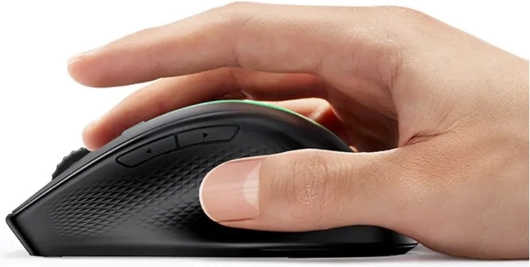 Ergonomický tvar pro pohodlí při dlouhém používání