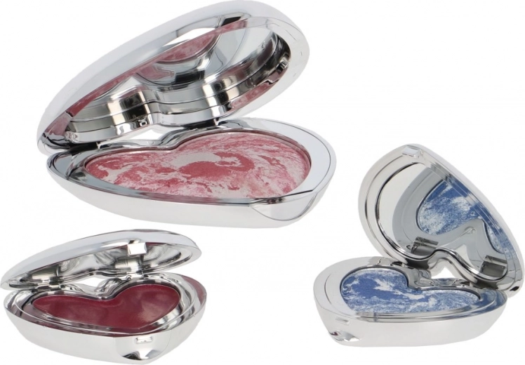 Tvářenka a oční stíny s mramorovaným finišem