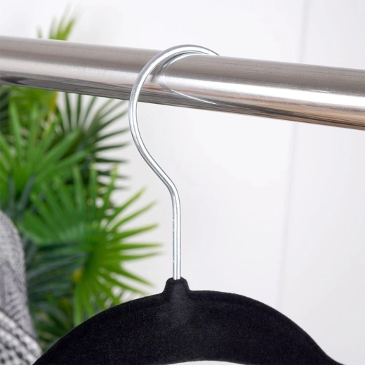 Protiskluzový samet chrání oblečení