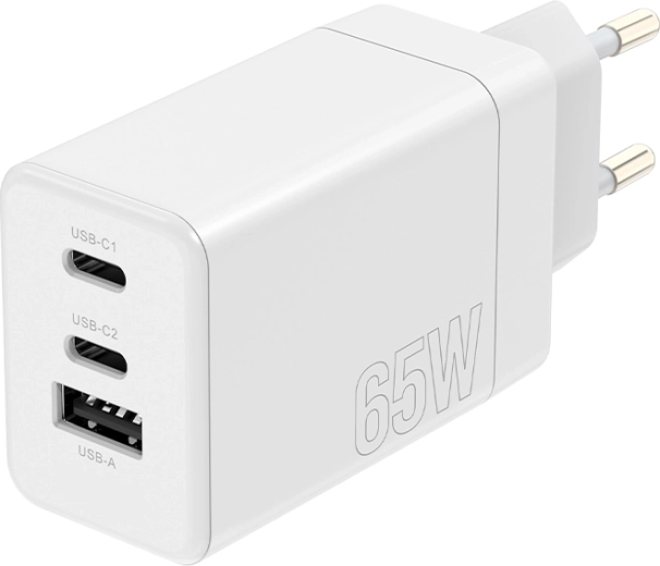 Tři porty pro současné napájení