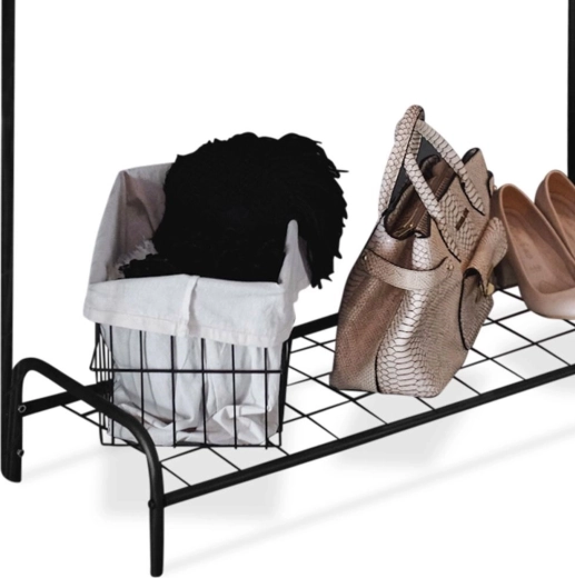 Praktická spodní police na boty a doplňky