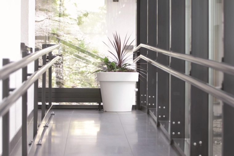 Vhodný pro interiér i exteriér