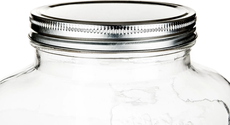 Široké hrdlo pro snadné plnění