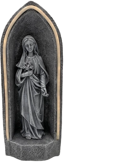 Důstojná figura v kapličce