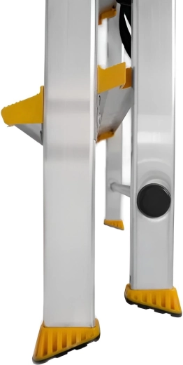 Protiskluzové nožky a široké stupně