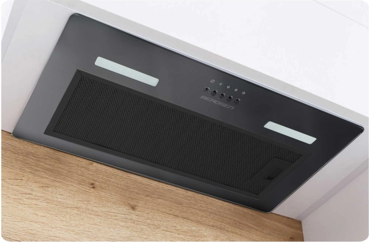 Diskrétní vestavný design do moderní kuchyně