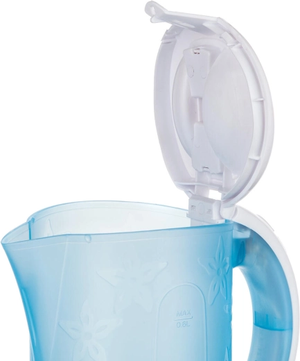 Kompaktní objem 0,6 l pro rychlé nápoje