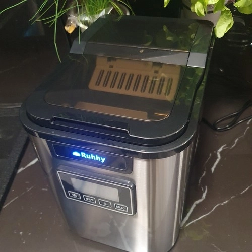 LCD displej, hodiny a časovač pro plánované spuštění