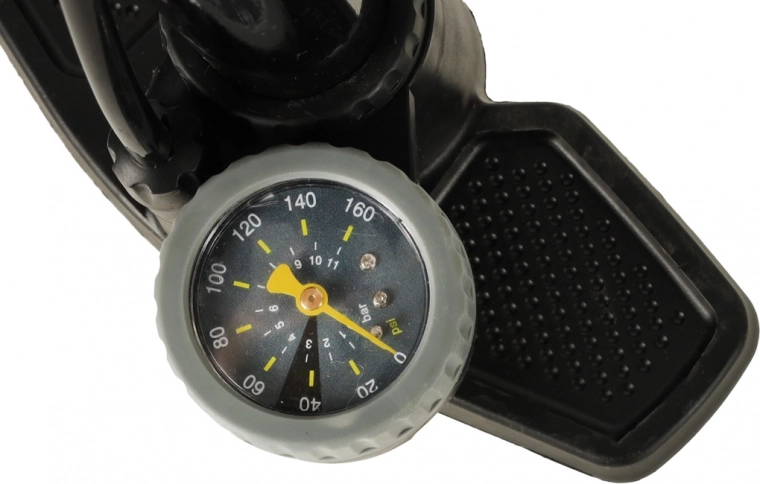 Přesný manometr pro kontrolu tlaku