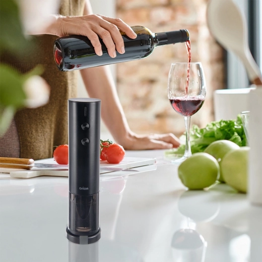 Ořezávač fólie ve stojánku