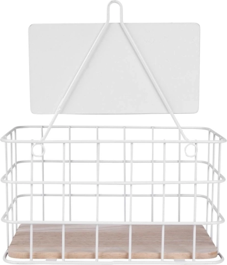 Odolná kovová konstrukce s dubovým dnem