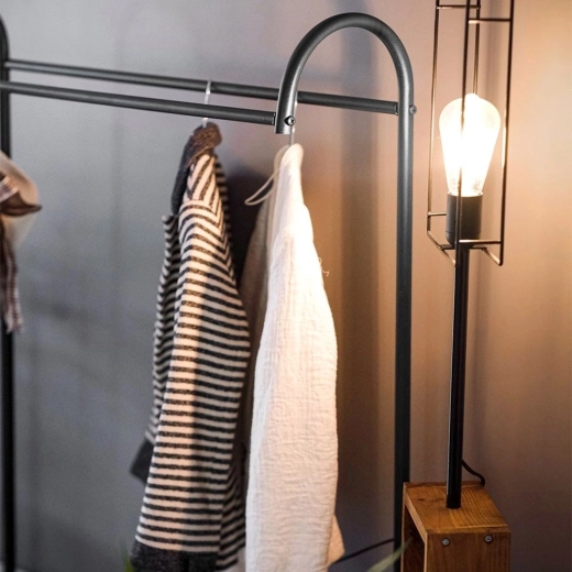 Stabilní kovová konstrukce pro každodenní použití