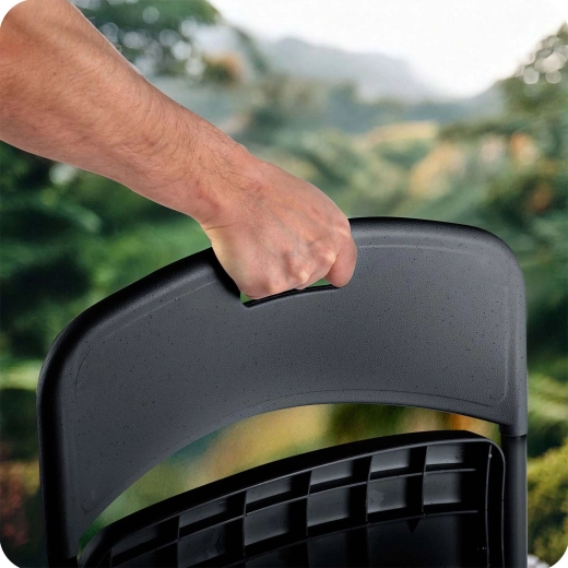 Snadné přenášení díky integrovanému madlu