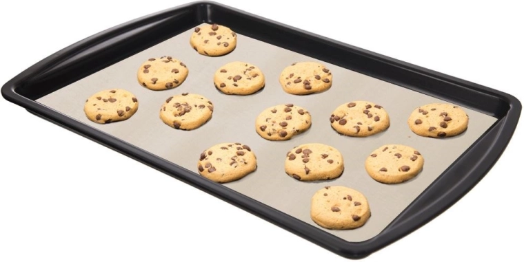 100% nepřilnavý povrch pro bezproblémové pečení