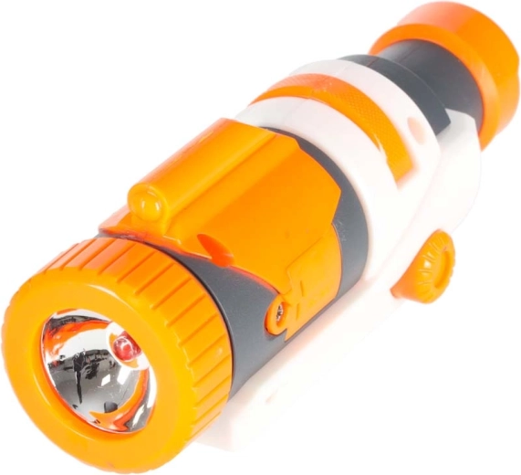 Svítilna a tlumič pro přesnost