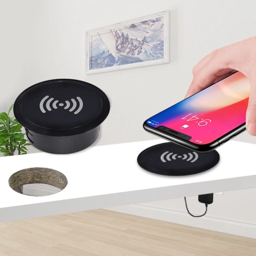 Vestavná instalace pro čistý a moderní stůl