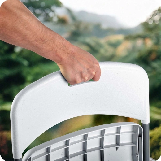 Snadné přenášení díky integrovanému madlu