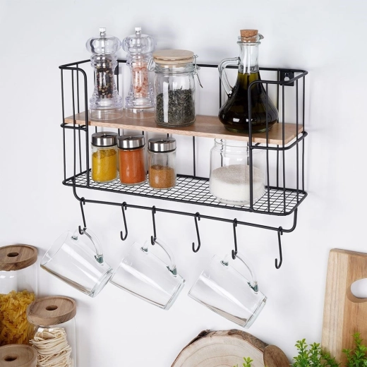 Stabilní kovová konstrukce v loft stylu