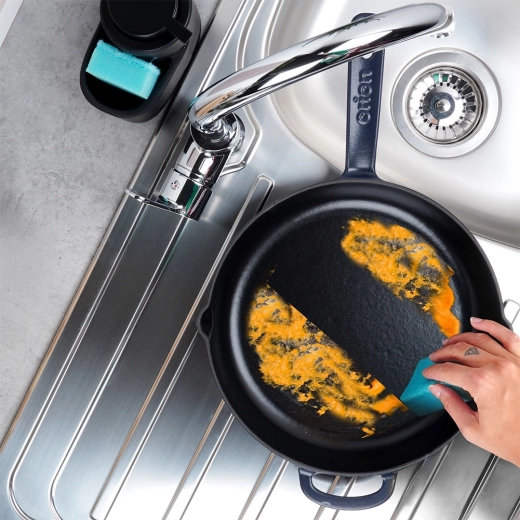 Smaltovaný povrch pro snadné vaření a čištění