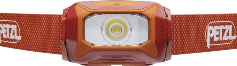 Výkon 300 lm a široký kužel světla