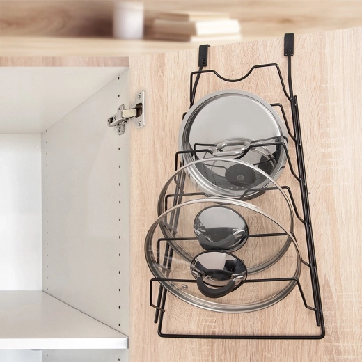 Úsporné uložení až 6 poklic