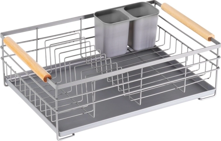 Chytré uspořádání pro talíře, sklenice i příbory