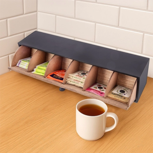 Přehledné uložení až 6 druhů čaje