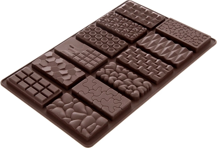 12 mini tabulek s různými reliéfy