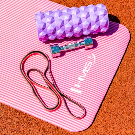 Kompaktní a lehký pro domácí i venkovní trénink