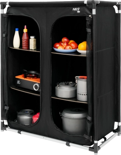 Tři úrovně úložného prostoru s pevnými policemi