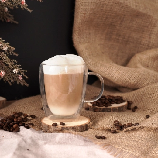 Lehká a odolná z borosilikátového skla