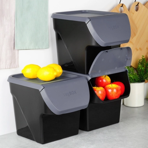 Stohovatelný a šetří místo