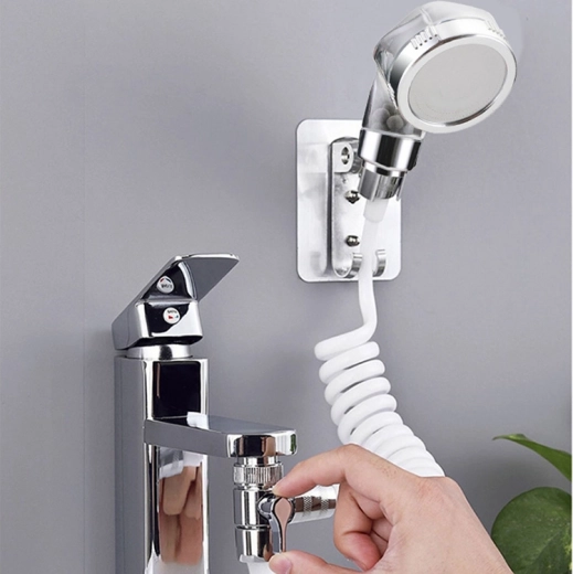 Praktický nástěnný držák a přepínací ventil