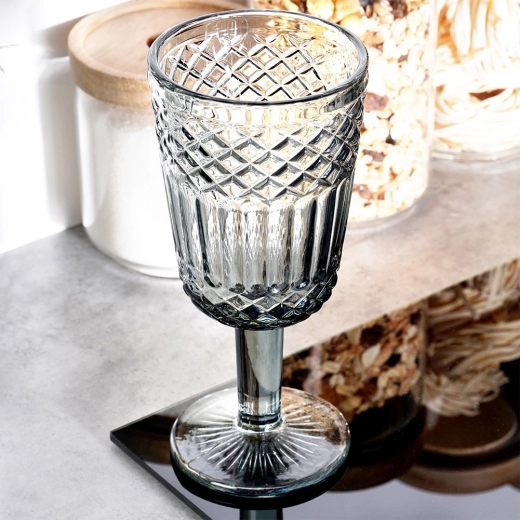 Stylový kouřově černý design