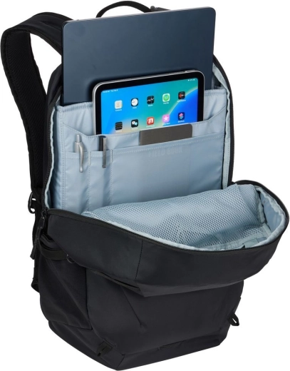 Polstrované přihrádky na 16" notebook a tablet