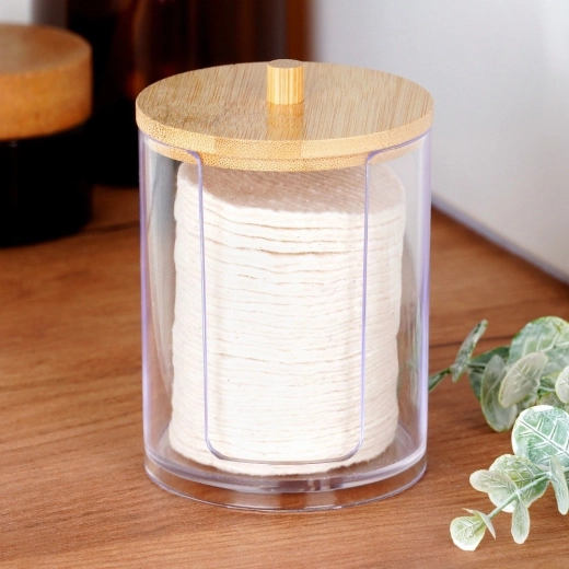 Čirý akryl pro okamžitý přehled