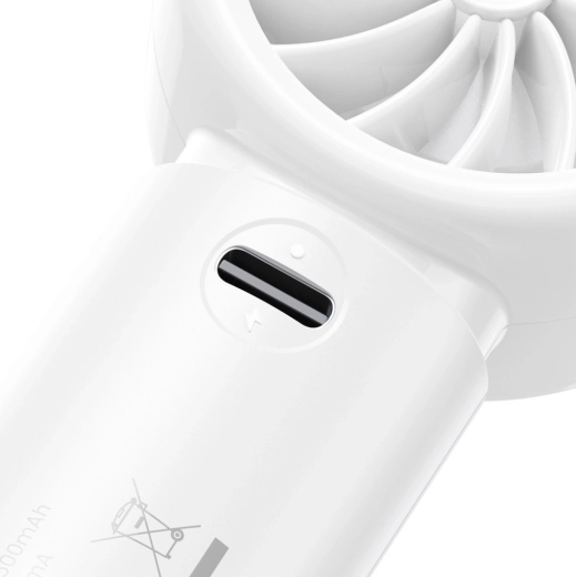 USB nabíjení a LED indikace baterie