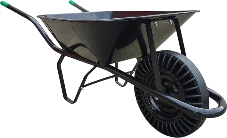 Pevná ocelová konstrukce a stabilní korba