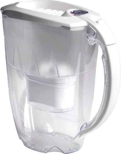 Velký objem 2,8 l a snadné nalévání
