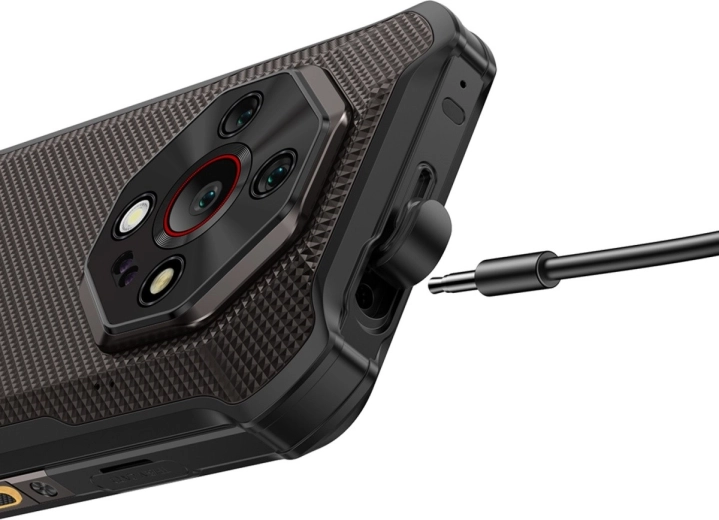 Vícekamera s LED bleskem