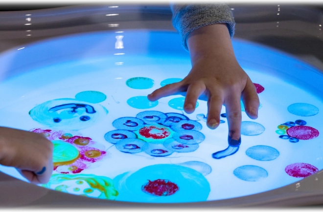 Září na magickém světelném stole